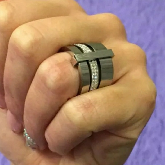 NWT Stainless Steel Ring Size 6 - Picture 3 of 8